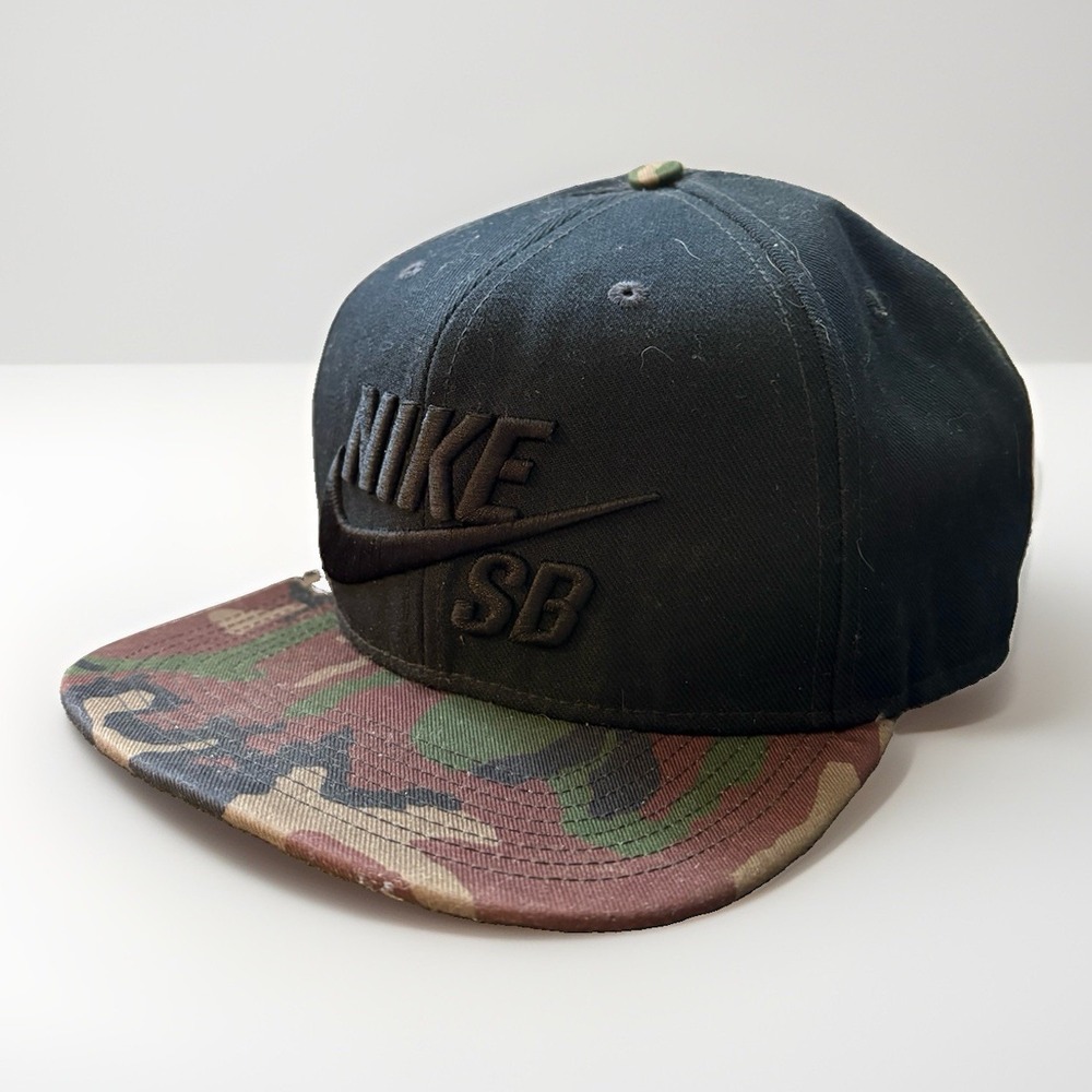 Nike SB Baseball Hat Cap SnapBack Black Woodland Camo Bill Skater Embroidered